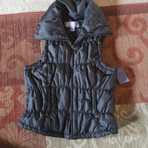 Black puffer vest